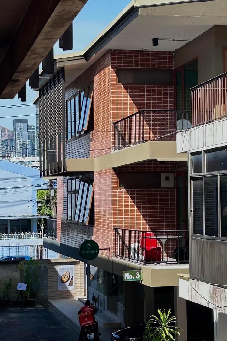 บราวน์ บริค ทองหล่อ main view