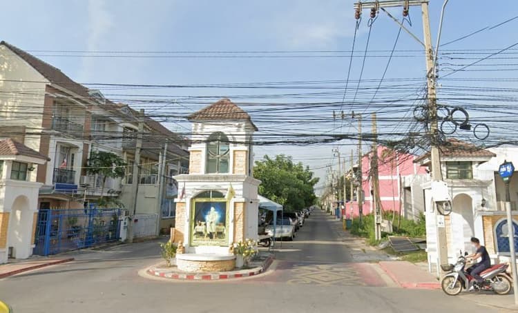 โรยัล สายไหม วิลเลจ main view