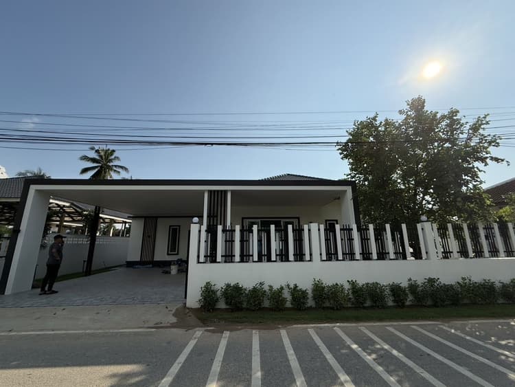 พีน่าพูลวิลล่า สบายโฮม main view