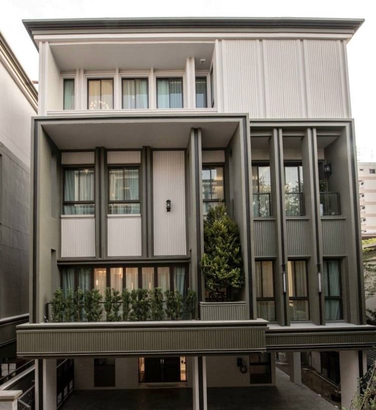 ลาวิสต้า เอกมัย 10 main view