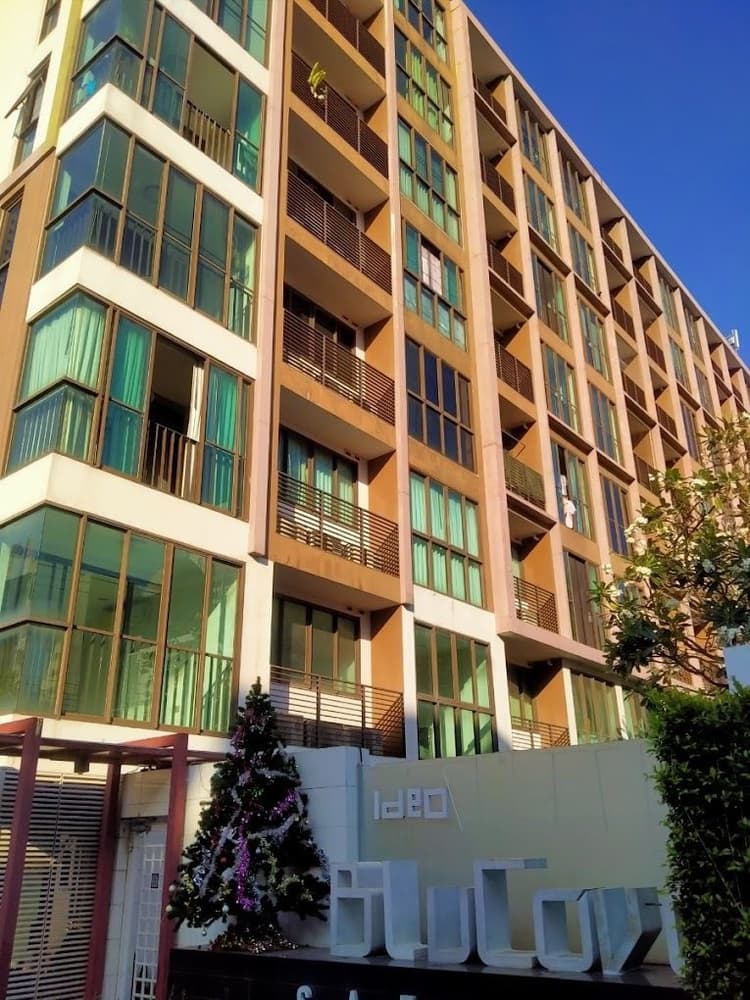 ไอดีโอ บลูโคฟ สาทร main view