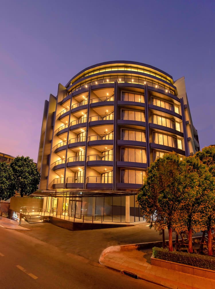 อมันตา โฮเต็ล แอนด์ เรสซิเดนซ์ สาทร main view