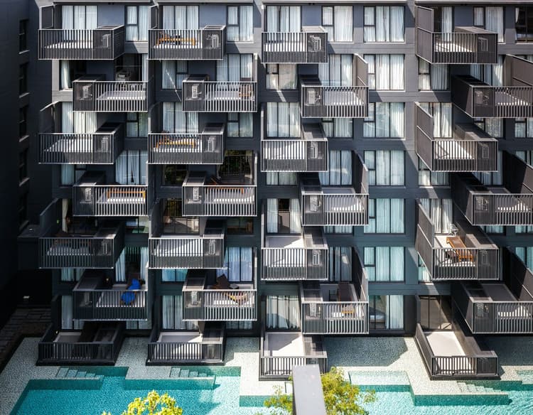 เดอะ เดค ป่าตอง main view