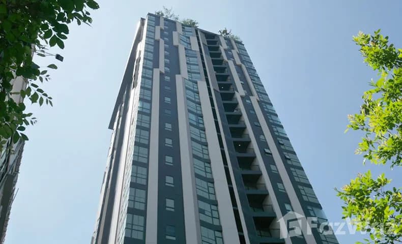 ริทึ่ม เอกมัย