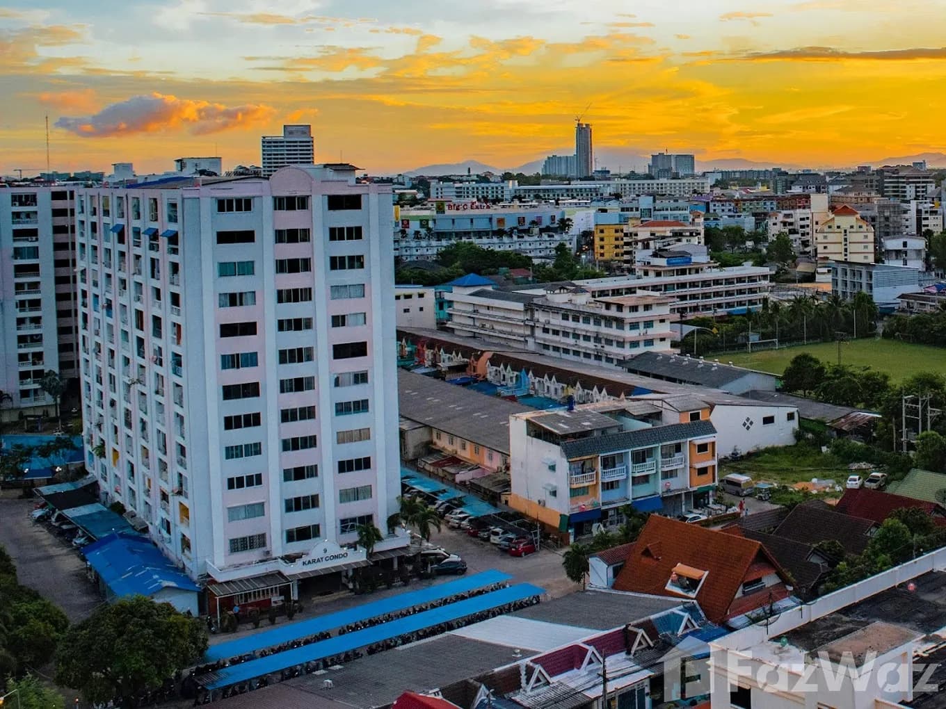 9กะรัตคอนโดมิเนียม