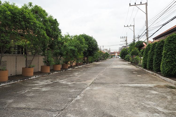 ชื่อโครงการ เอกมงคล วิลเลจ 8