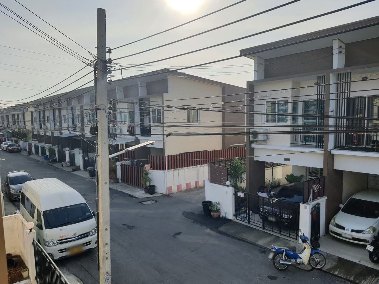 āļāļ·āđāļāđāļāļĢāļāļāļēāļĢ āđāļ.āļāļĩ. āļāļĨāļąāļŠāđāļāļāļĢāđ āļĢāļēāļĄāļāļīāļāļāļĢāļē-āļāļēāļāļēāļĢāļĩ