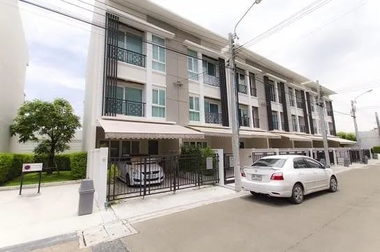 āļāļ·āđāļāđāļāļĢāļāļāļēāļĢ āļāđāļēāļ āļāļĨāļēāļ āđāļĄāļ·āļāļ āļāļĢāļ°āļĢāļēāļĄ 9 āļĄāļāđāļāļāļĢāđāđāļ§āļĒāđ