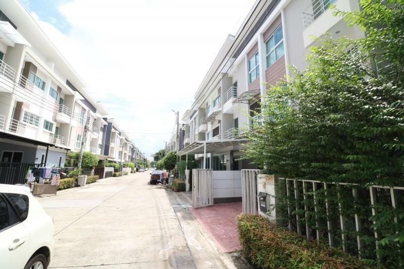 ชื่อโครงการ ดิ เอสเตท ศรีนครินทร์ 2