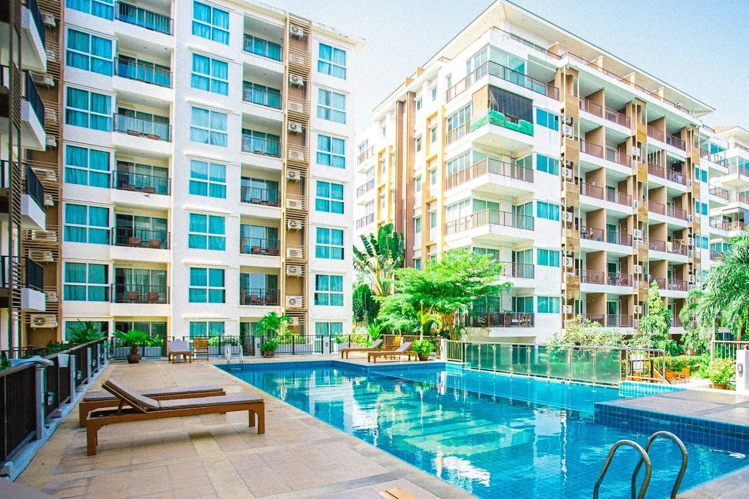 ชื่อโครงการ ไดมอนด์ สวีท รีสอร์ท คอนโดมิเนียม