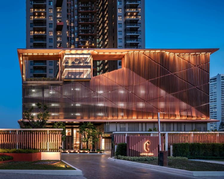 ซี เอกมัย main view