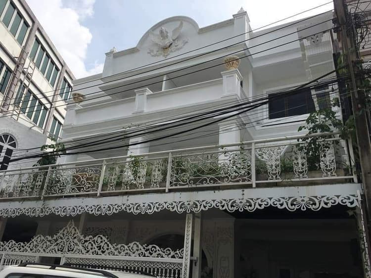 Moo Baan Sahachok main view