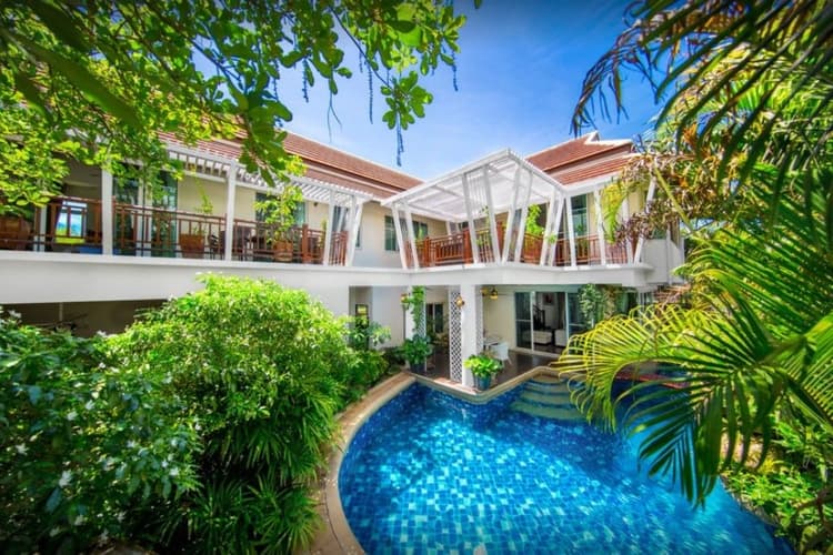 Palm Oasis Pool Villas main view