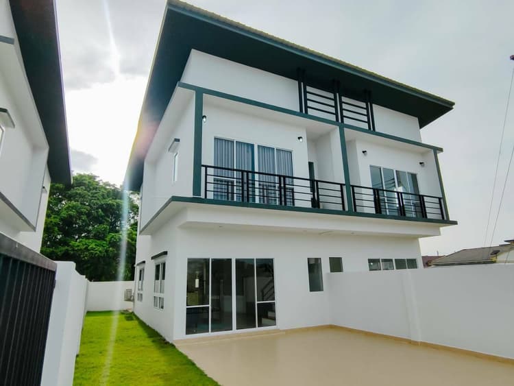 Yensabaidee Townhome main view