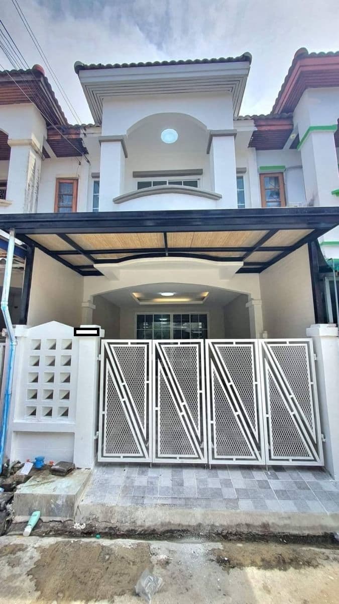 Siriwan-Chuanchom Bang Bua Thong main view