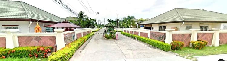 Green Field Villa 1 main view