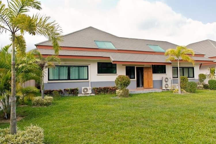 Baan Dusit Pattaya Lake main view