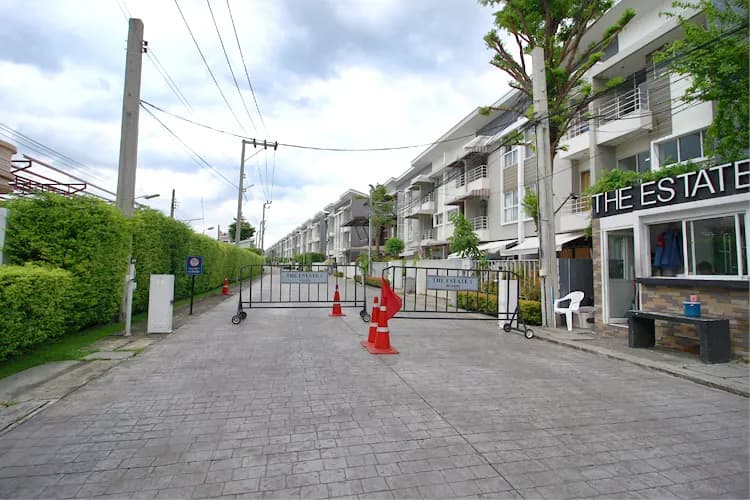 The estate Srinakarin 2 main view