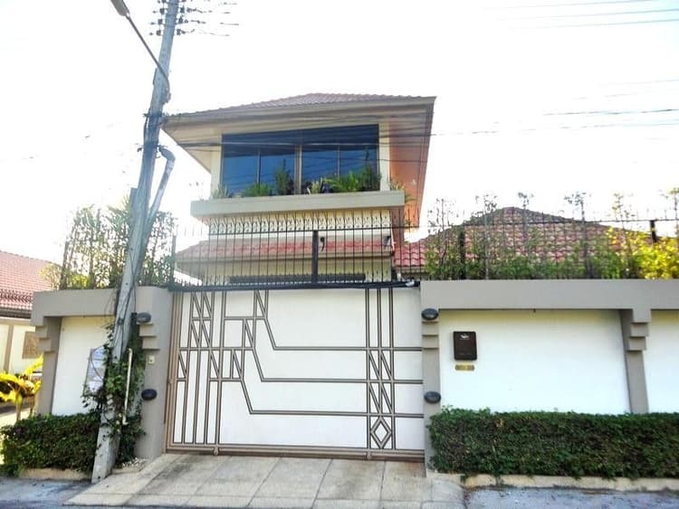 อโวคา การ์เดนส์ main view