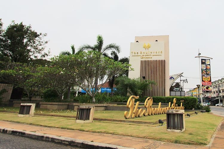 The Boulevard Sriracha main view