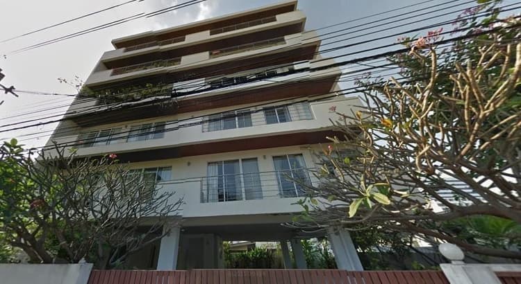 Baan Penphol main view