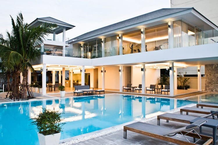 Sea Breeze Villa Pattaya main view