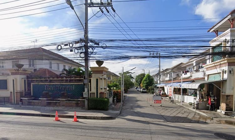 Kalapapruek Regent Onnut - Wongwaen main view