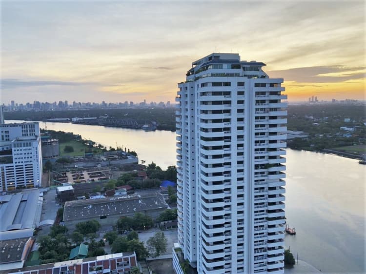 Royal River Place main view