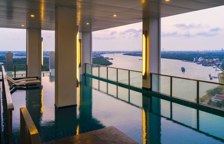 Knightsbridge Sky River Ocean main view