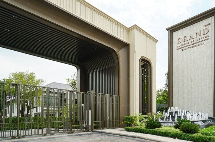 Grand Bangkok Boulevard Krungthepkritha main view