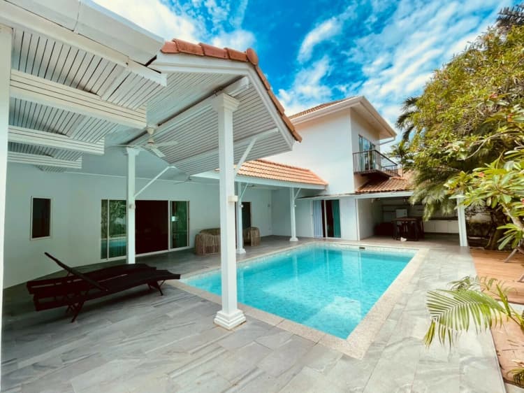 Coconut Palm Villa Phuket main view