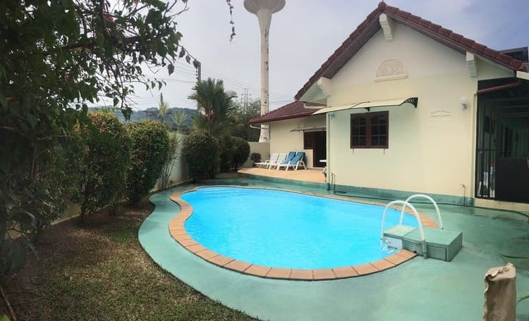 Chao Fha Thani main view