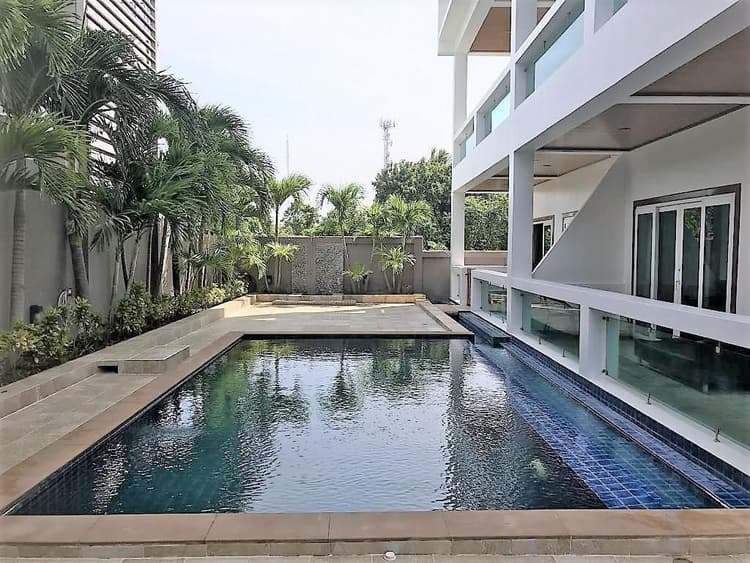 Paradise 4 main view