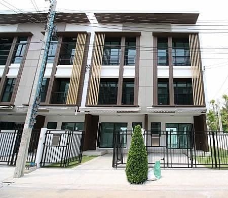 Baan Klang Muang Kalpapruek main view