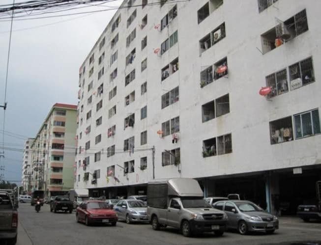 Bangkapi Condotown Building D main view