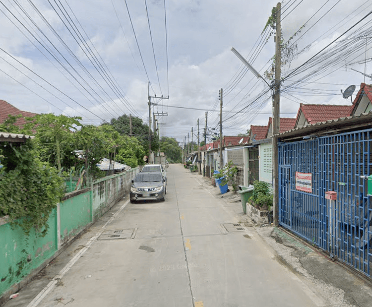 Phruetsachat 6 Sriracha main view