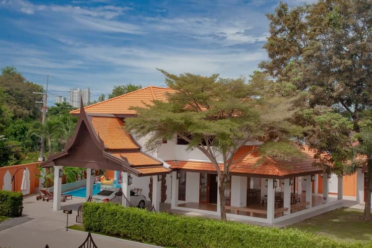 Pattaya Hill 2 main view