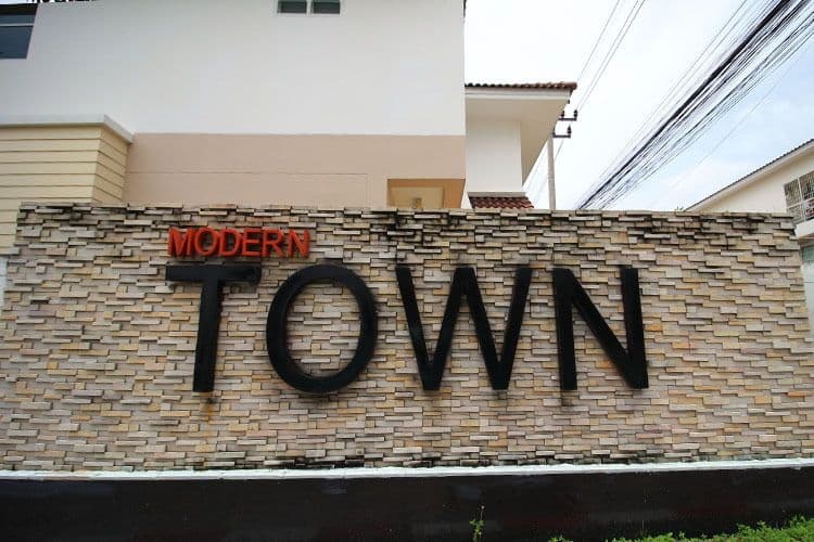 Modern Town Ekachai 46 main view