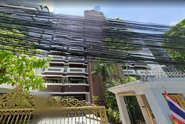 Crystal Ville Court main view