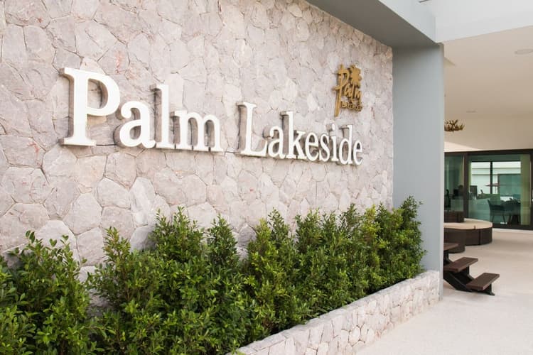 Palm Lakeside Villas main view