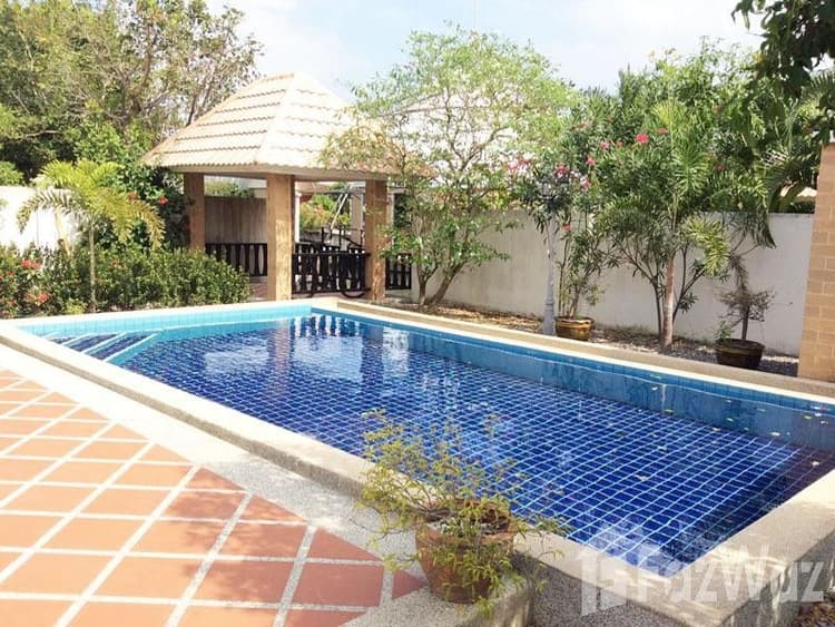 Dusita Lakeside Village 2 main view