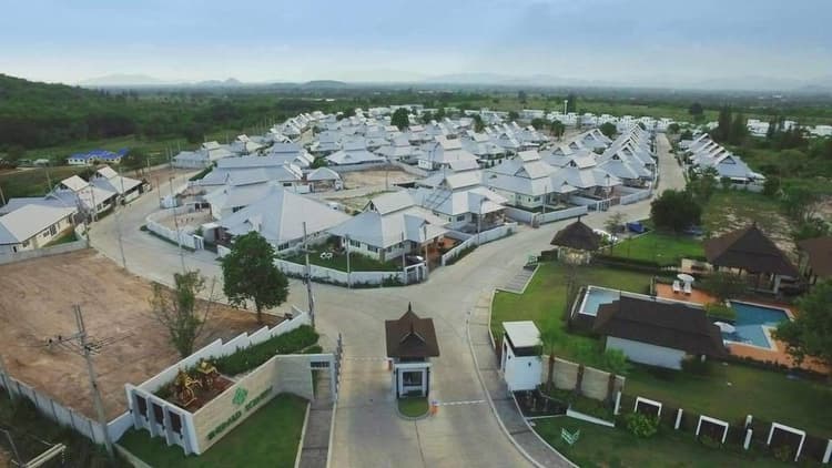 Emerald Scenery main view