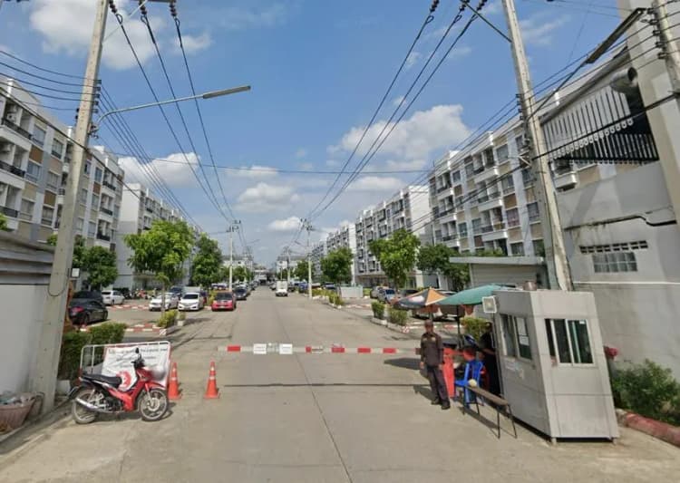 The Kith Khlong Luang main view