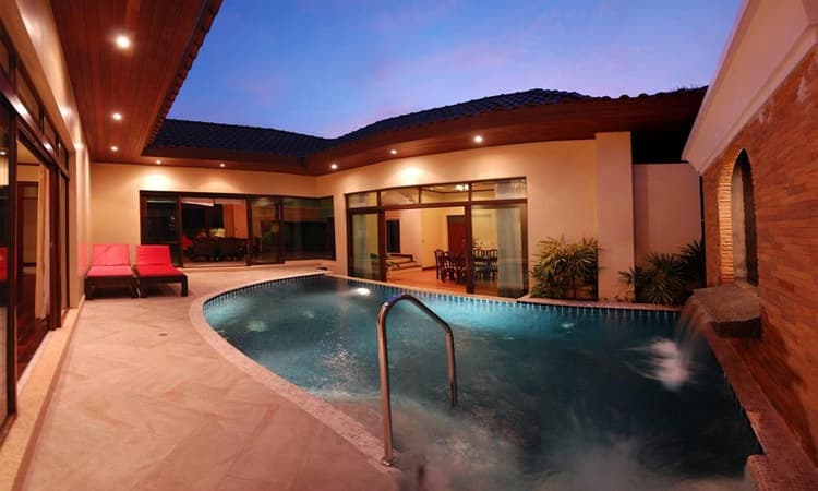 Les Palmares Villas main view