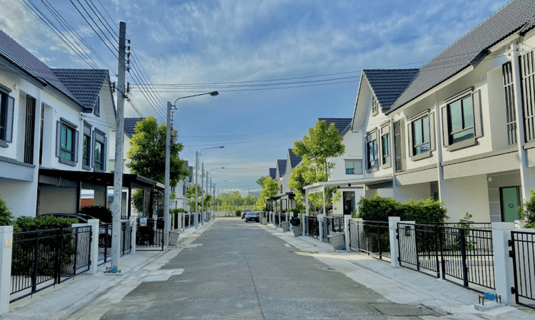 Modi Villa Bangna main view