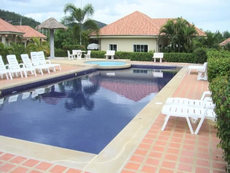 Pineapple Village main view