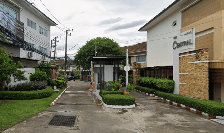 The Central 1 Sriracha main view