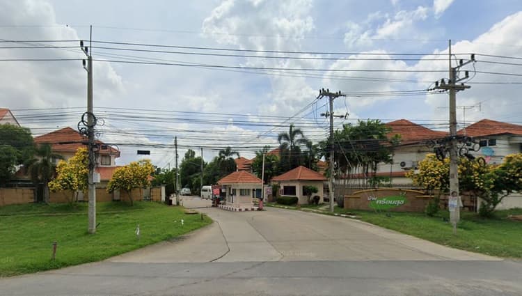 Phrom Suk Village Ayuttaya main view