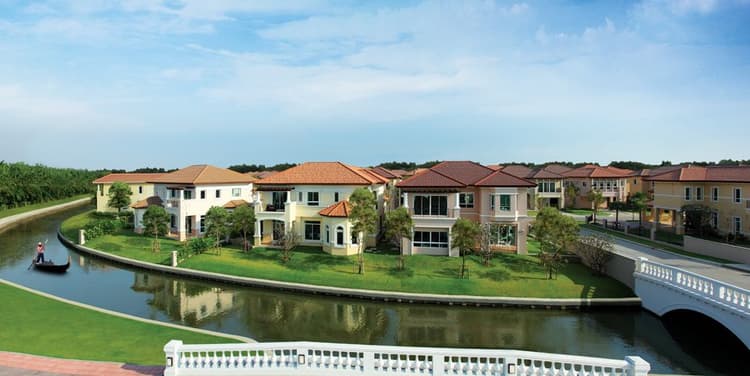 Grand Canal Prachachuen main view