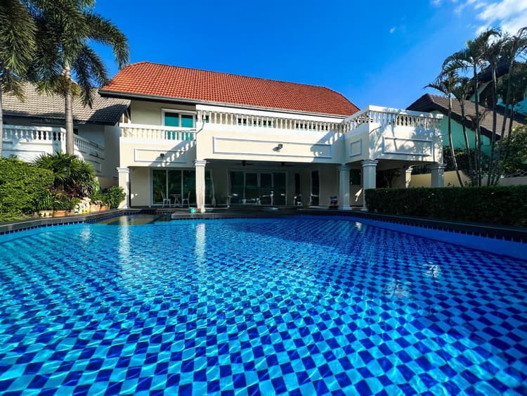 The Boltons main view